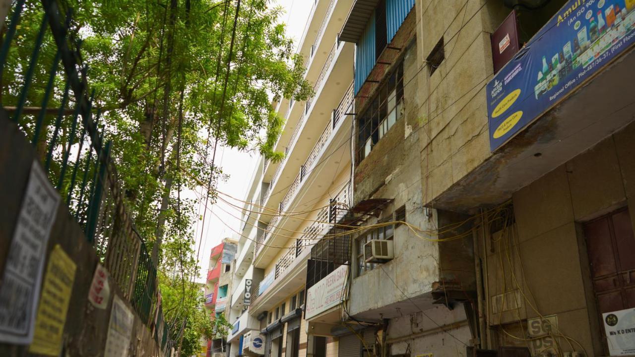 Hotel Qotel Peeragarhi-near Peeragarhi Metro Station,couple Friendly New Delhi