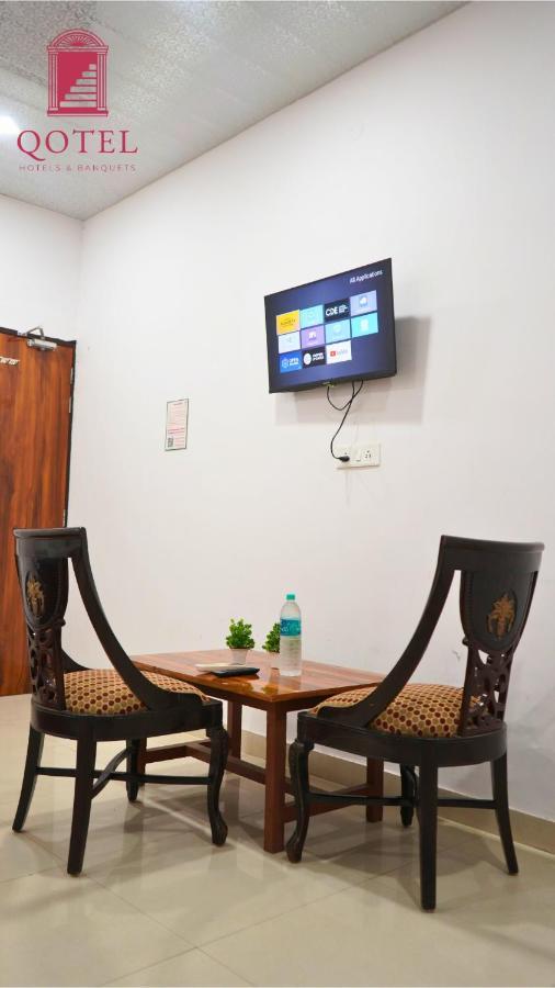Qotel Peeragarhi-near Peeragarhi Metro Station,couple Friendly Hotel *