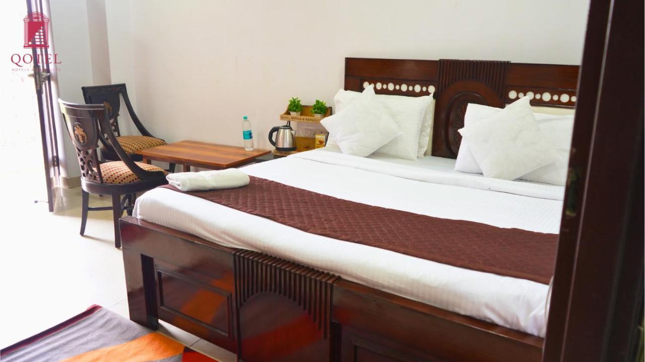 Qotel Peeragarhi-near Peeragarhi Metro Station,couple Friendly